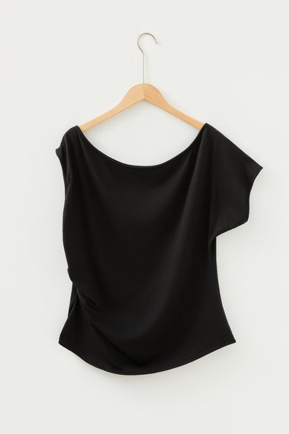 Black Plus Size Solid Color Asymmetric Neck Short Sleeve Blouse